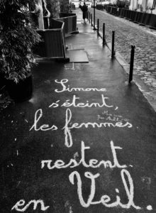 Craieation "Simone s'éteint, les femmes restent en Veil." par Ma rue par Achbé